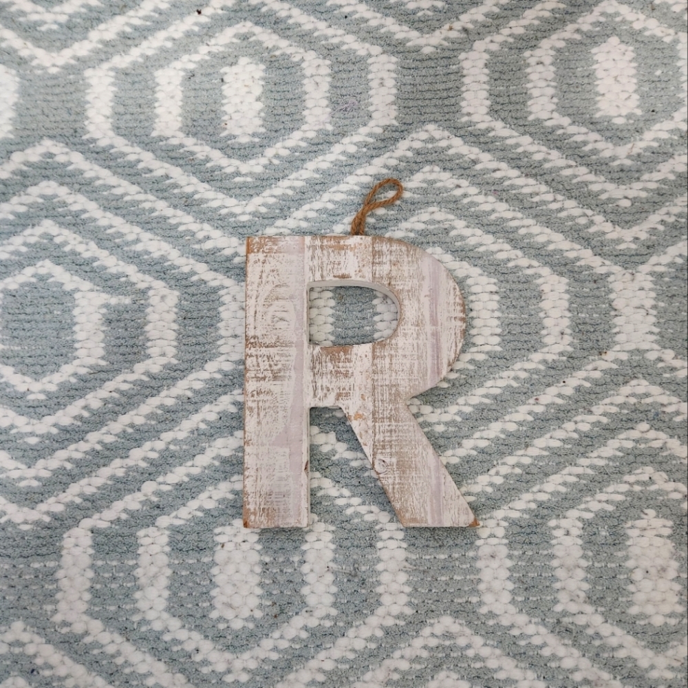 Wood letter R